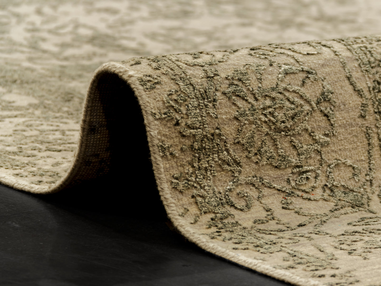 568 - Silver Hand-knotted Modern Rug