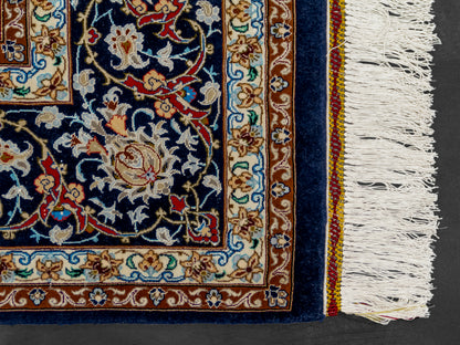 Persian Isfahan Handmade Wool And Silk Rug.-id4
