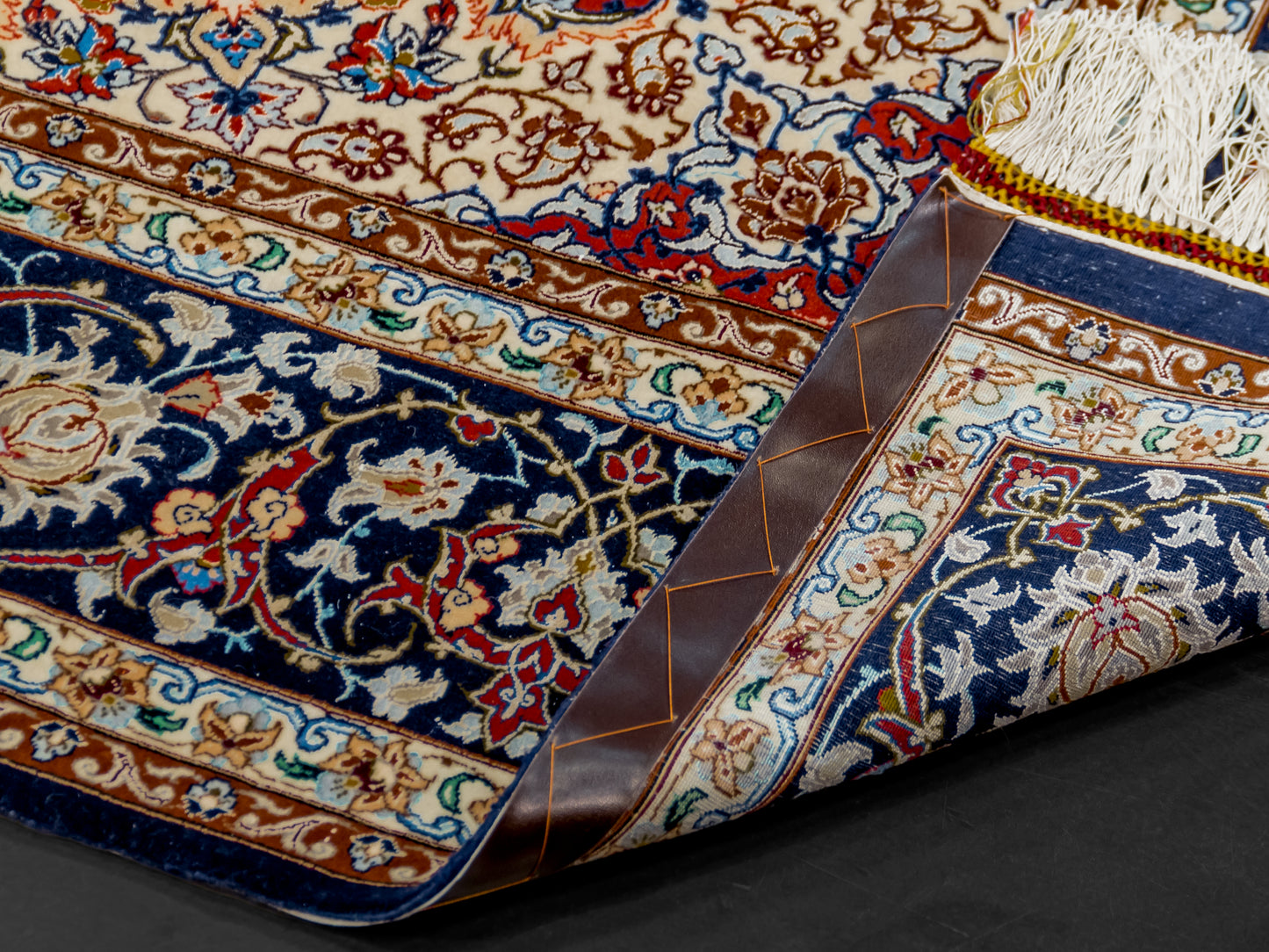 Persian Isfahan Handmade Wool And Silk Rug. product image #29956747657386