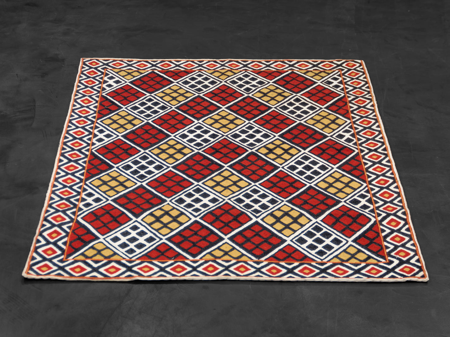 Modern Wool Suzanne Area Rug