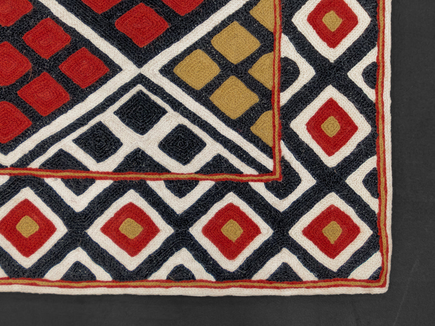 Modern Wool Suzanne Area Rug