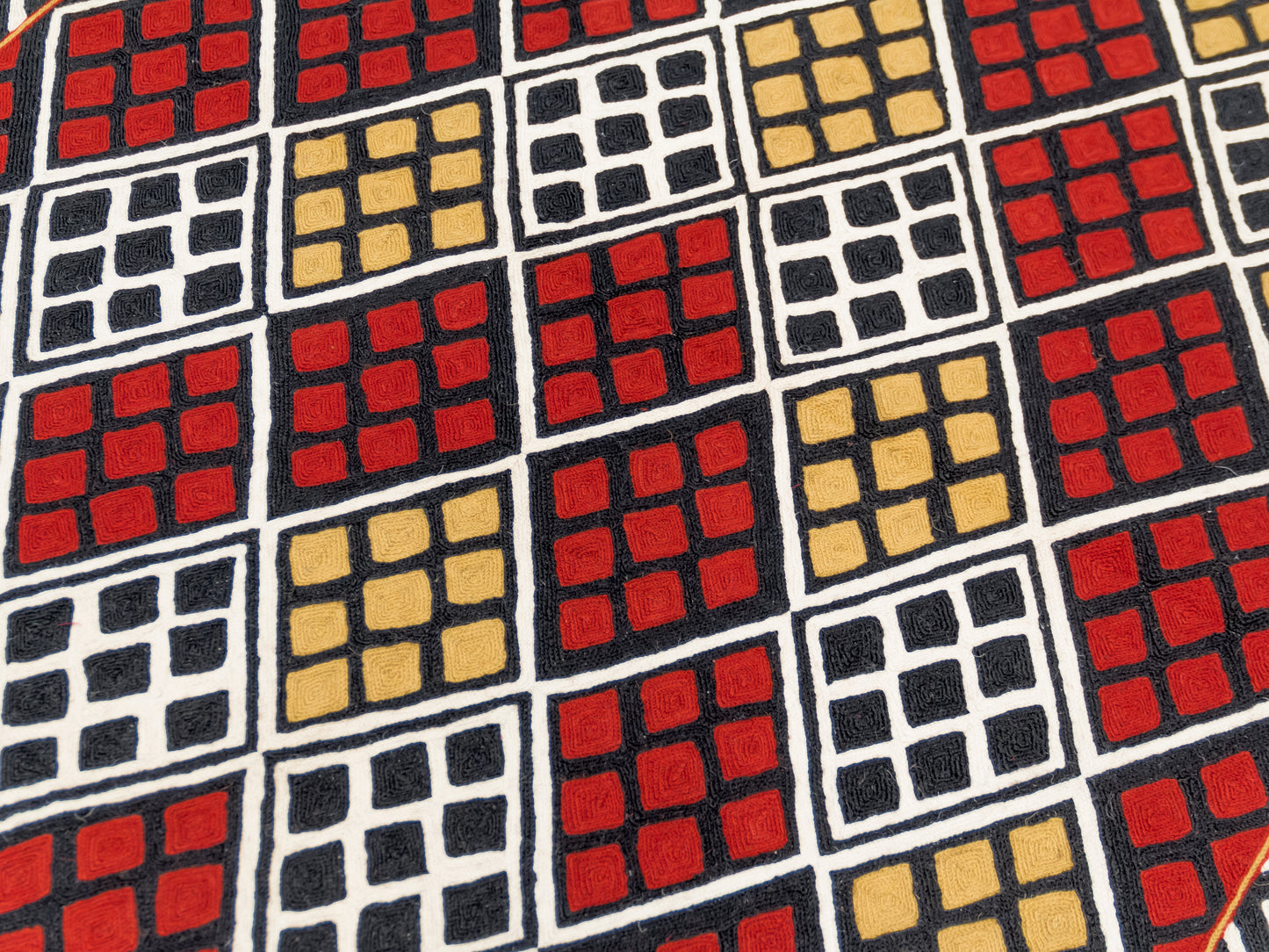 Modern Wool Suzanne Area Rug