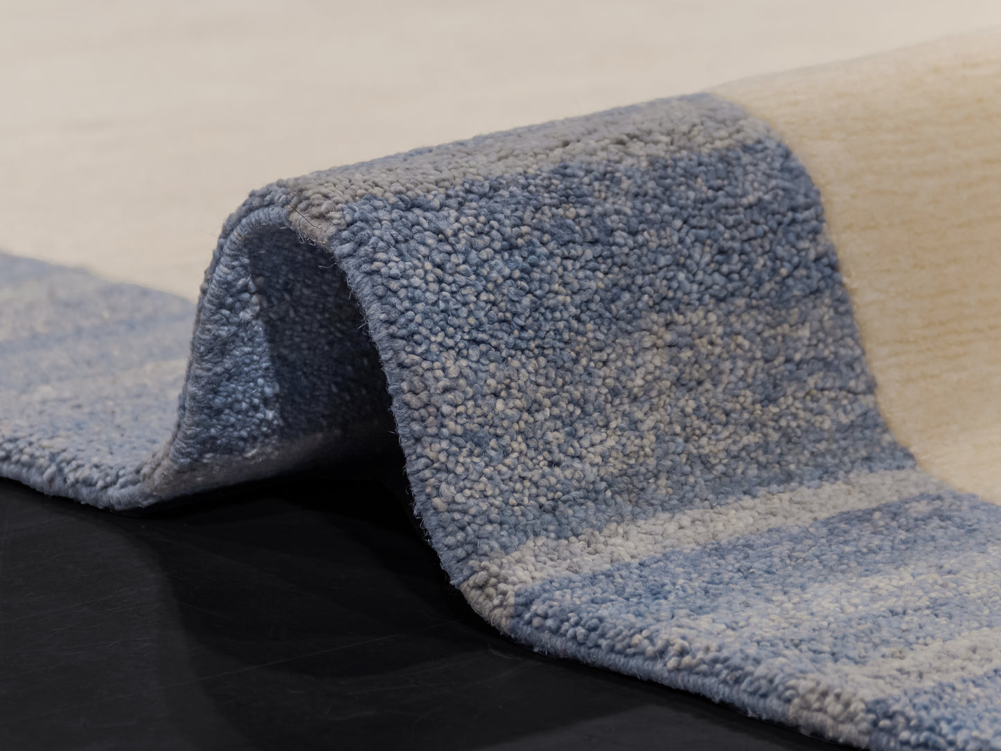 527 - Alo Silk And Wool Nepali Area Rug