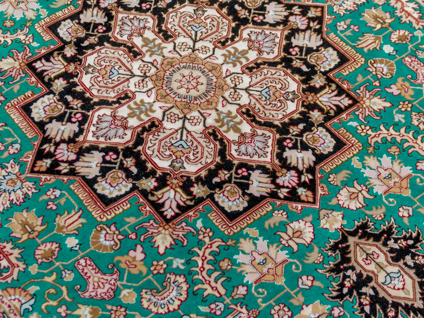 Persian Tabriz Handmade Rug product image #29978576814250