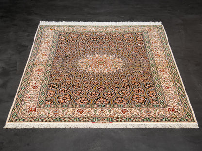 Persian Isfahan Gonbad Wool And Silk Rug-id2
