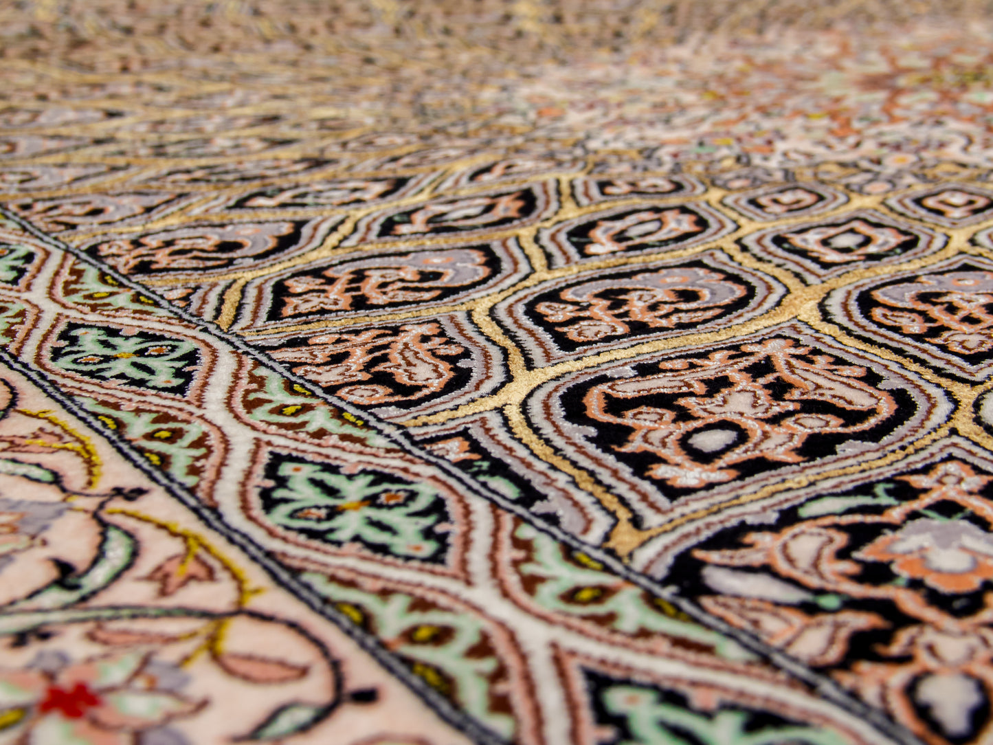 Persian Isfahan Gonbad Wool And Silk Rug