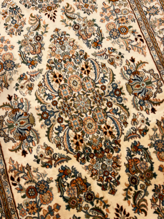Traditional Pure Silk Kashmir Rug