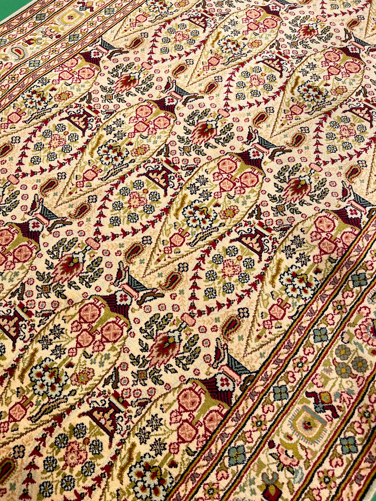 Traditional Handmade Silk Runner Rug