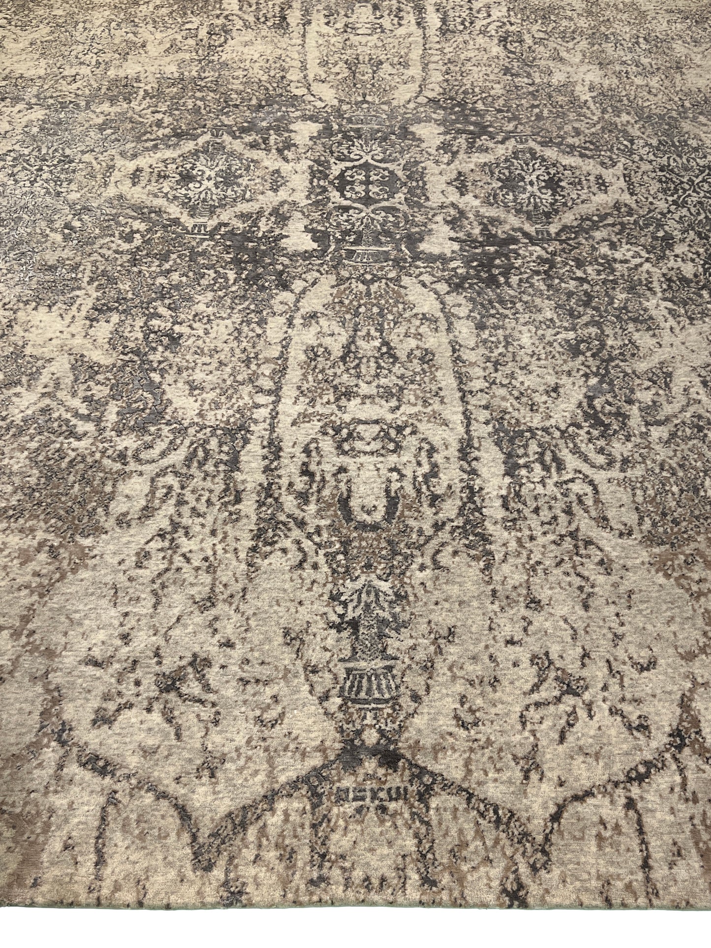 Indian Modern Handwoven Wool Silk Carpet product image #28904312144042