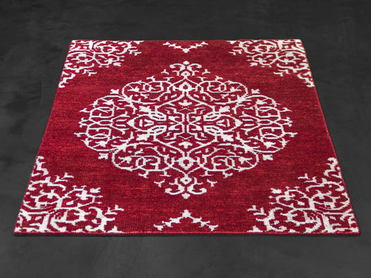 Handmade Modern Indian Wool And Silk Burgundy Area Rug