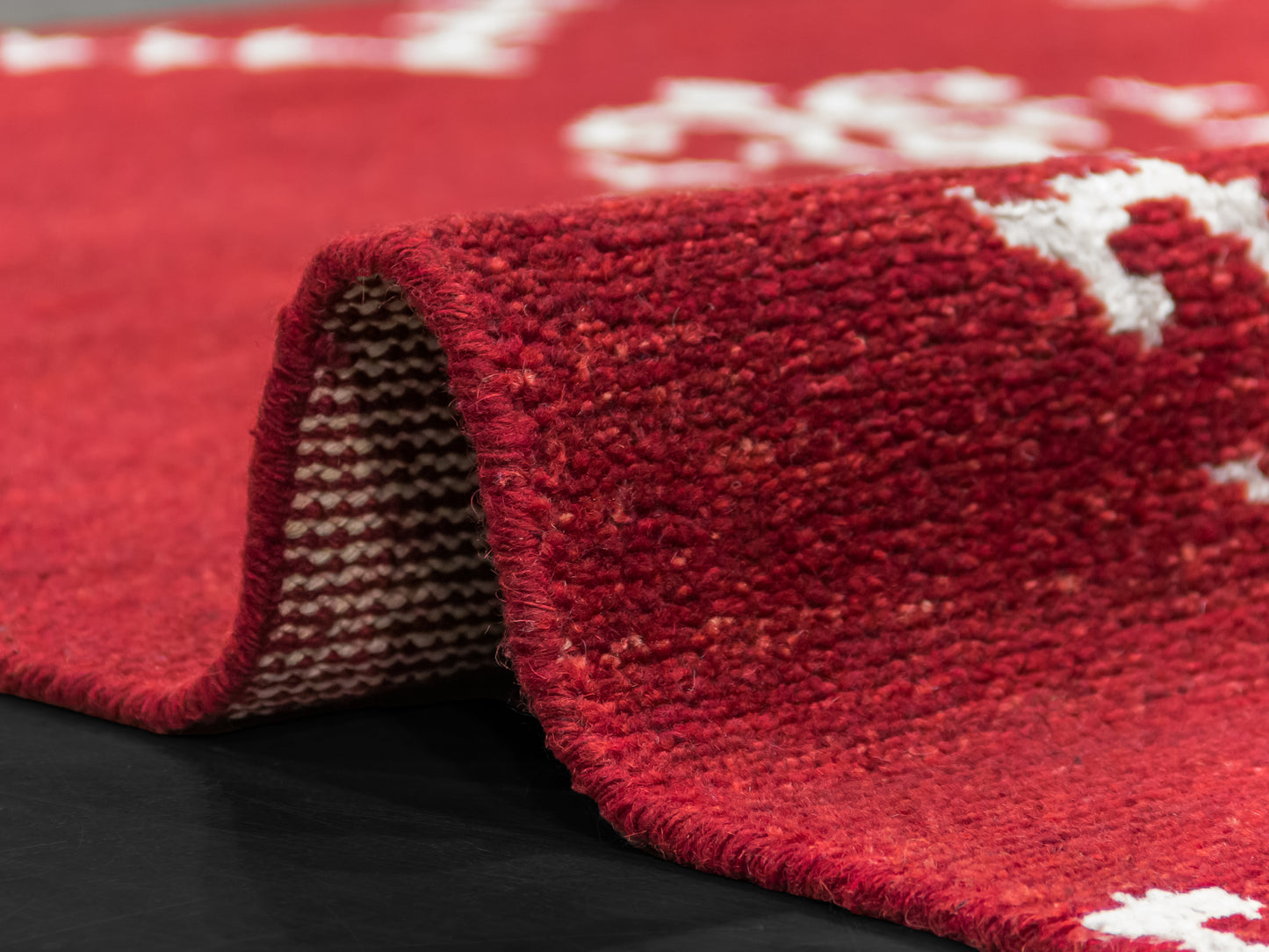 Handmade Modern Indian Wool And Silk Burgundy Area Rug