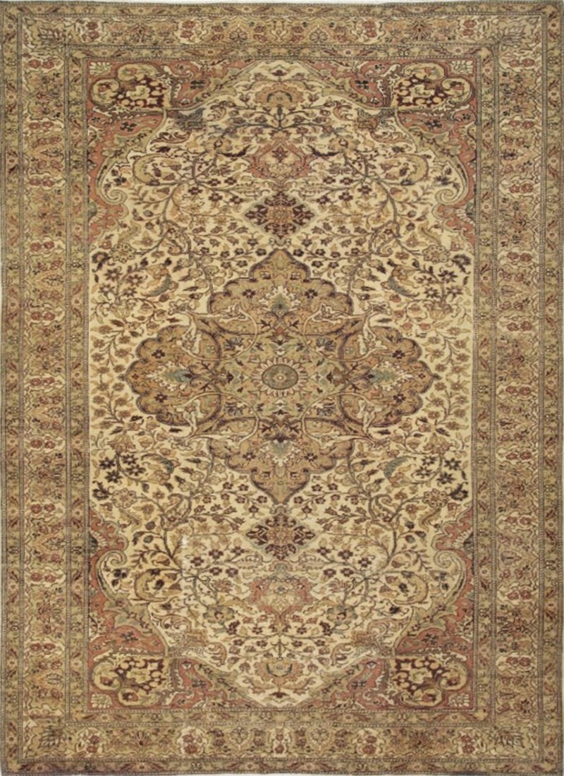 Vintage Turkish Rug With a Traditional Antique Design
