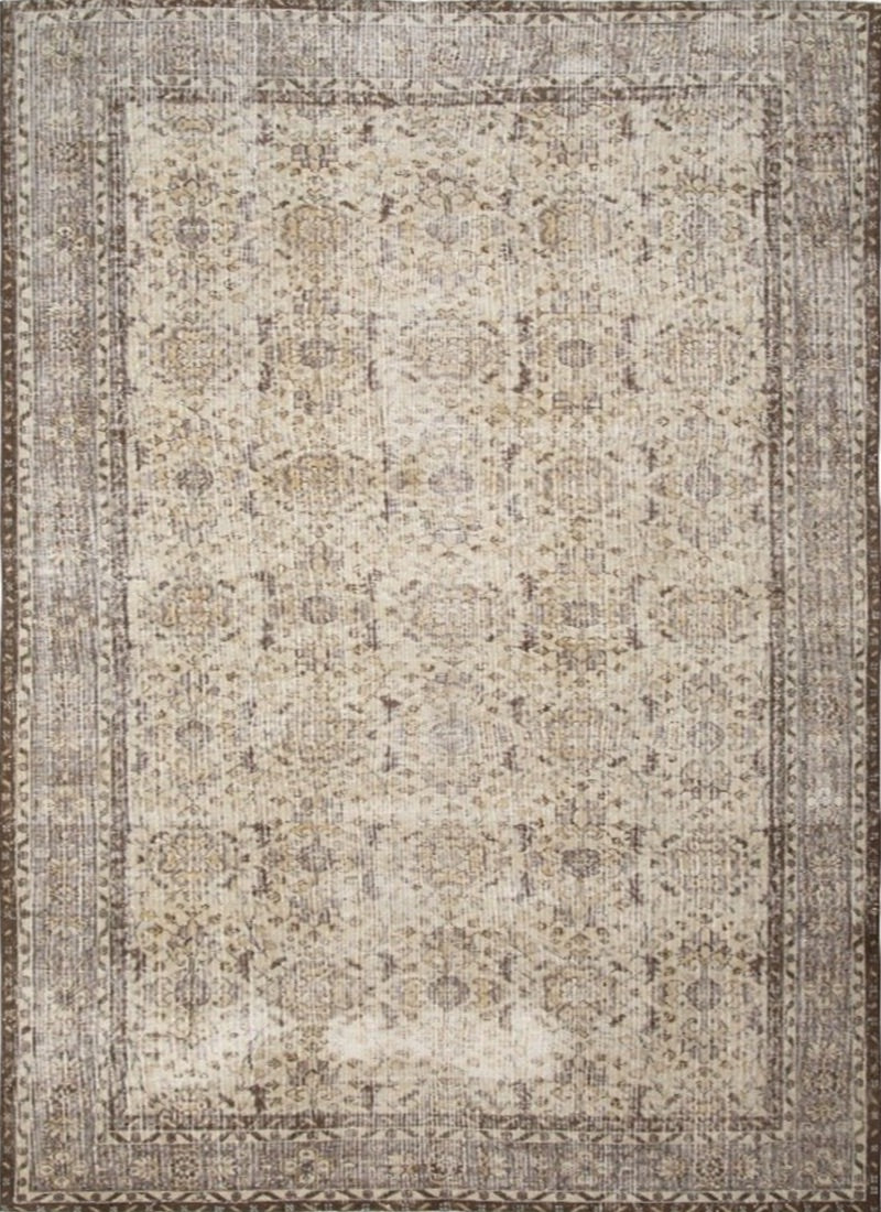 Vintage Wool Rug With a Traditional Floral Design