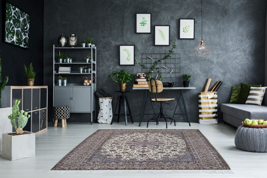 Persian Isfahan Hand-Knotted Area Rug