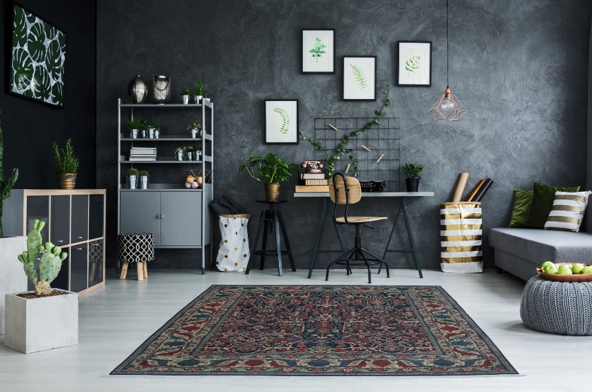 Traditional Handmade Wool Area Rug with A floral Pattern