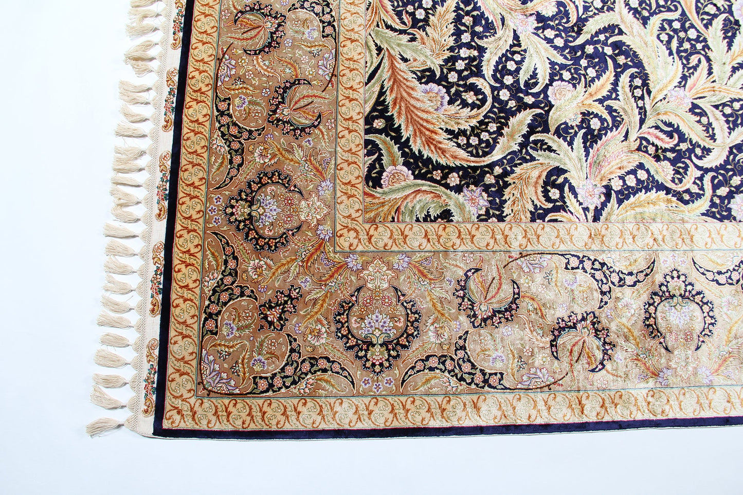 China Traditional Floral Silk Rug With Turkish Pattern And China Design
