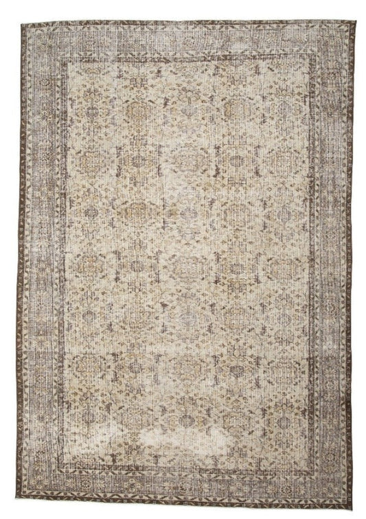 Vintage Wool Rug With a Traditional Floral Design