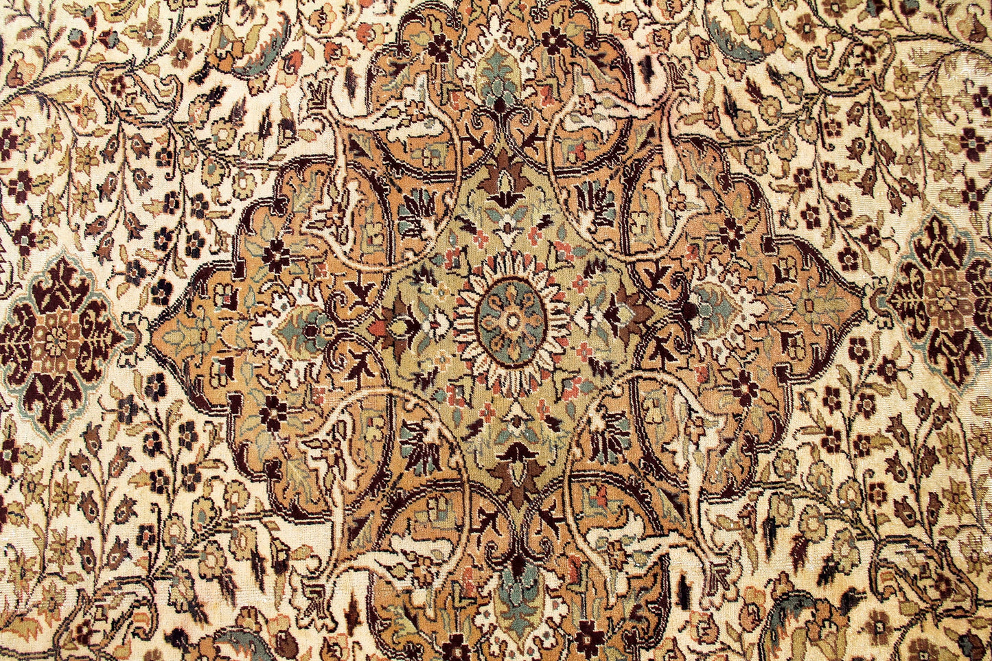 Vintage Turkish Rug With a Traditional Antique Design