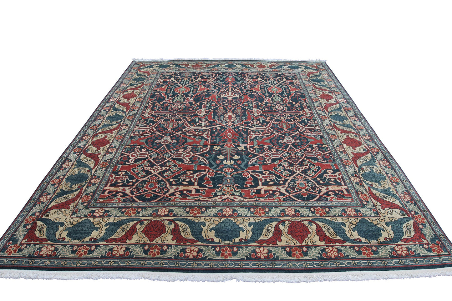 Traditional Handmade Wool Area Rug with A floral Pattern