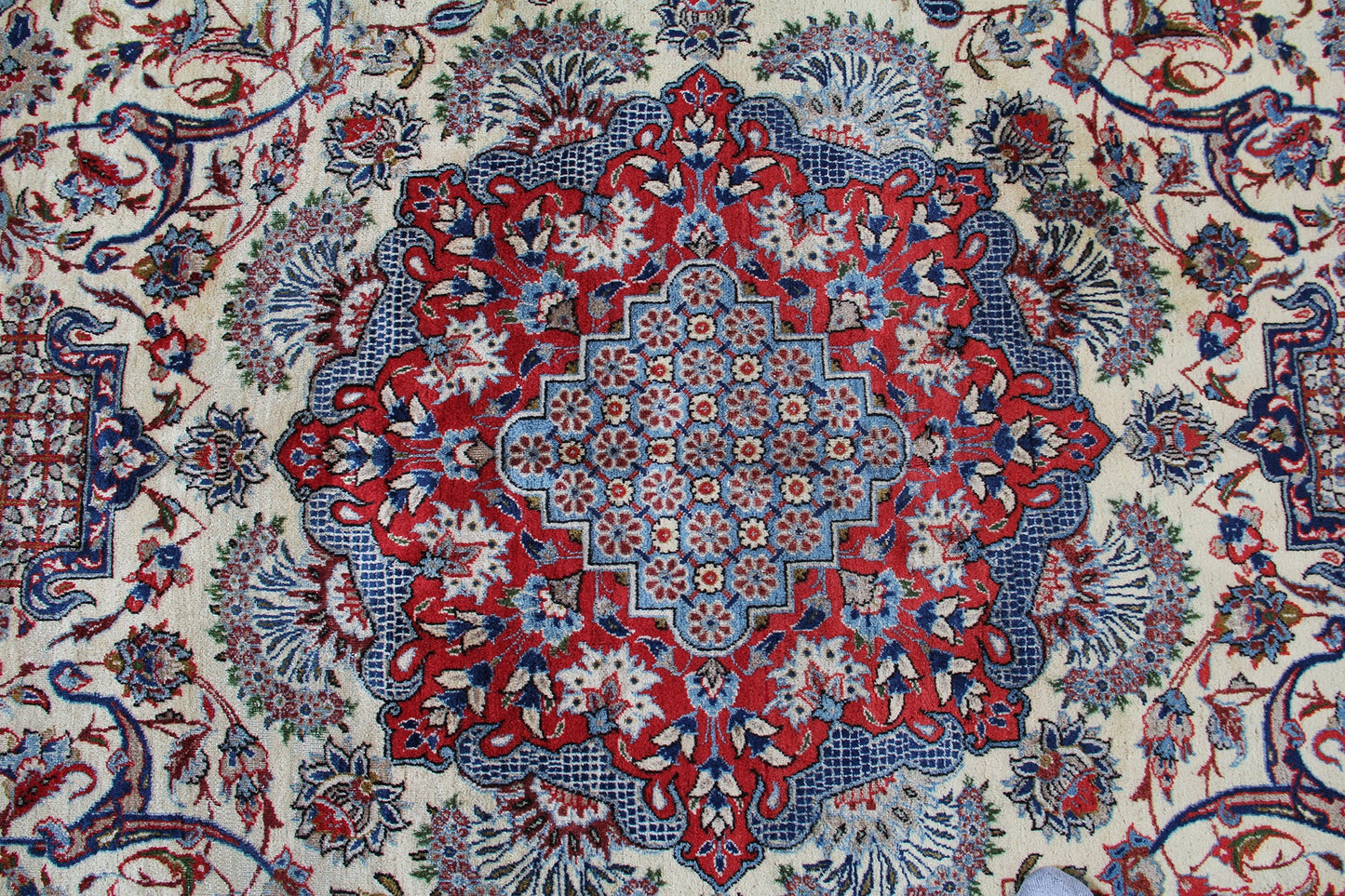 757 - Traditional Persian Isfahan Medallion Handmade Wool Area Rug