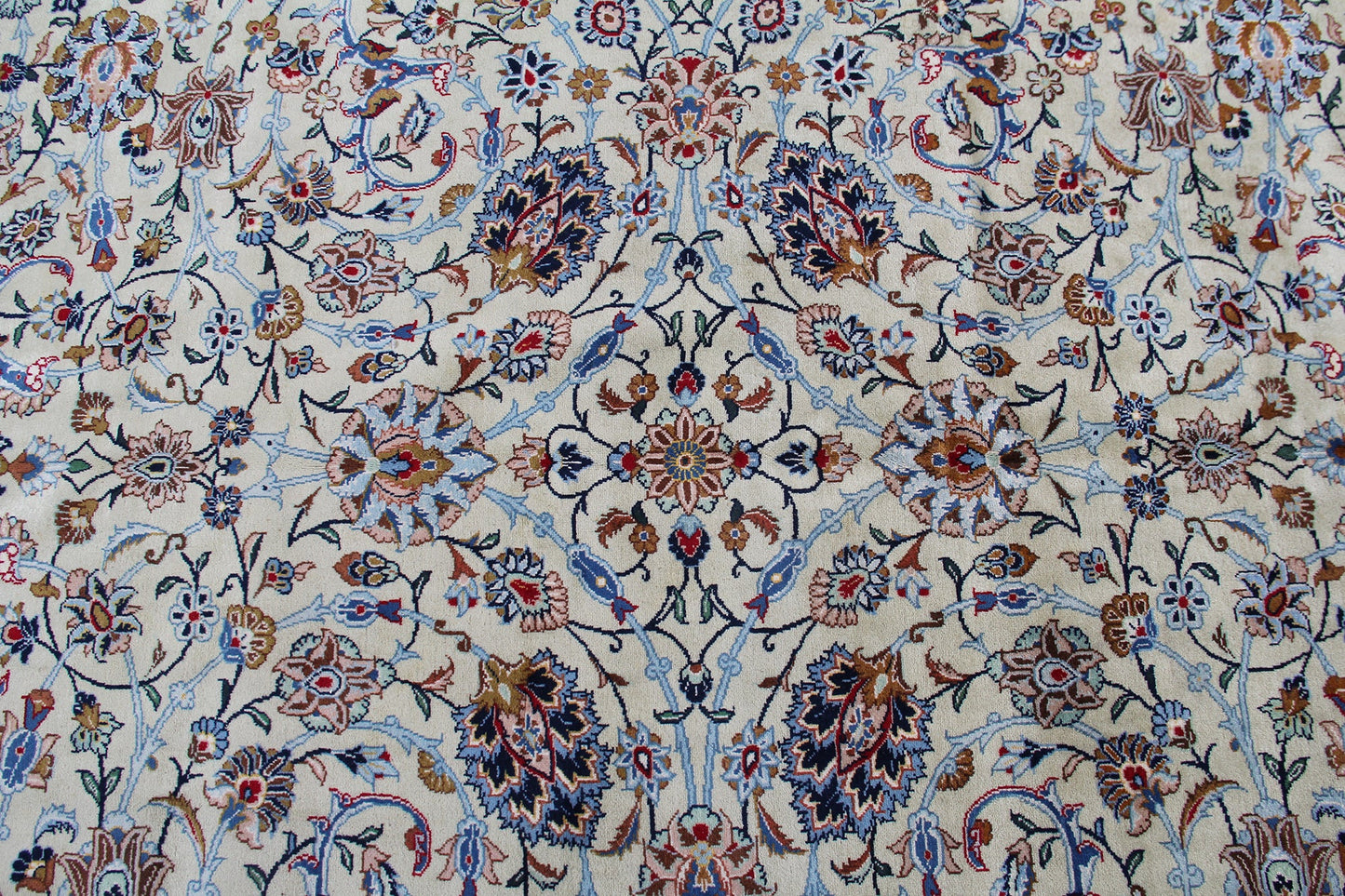 Traditional Persian Kashan Handmade Wool And Silk Carpet