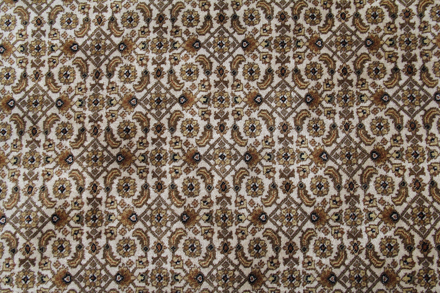 Traditional Indian Wool And Silk Round Rug