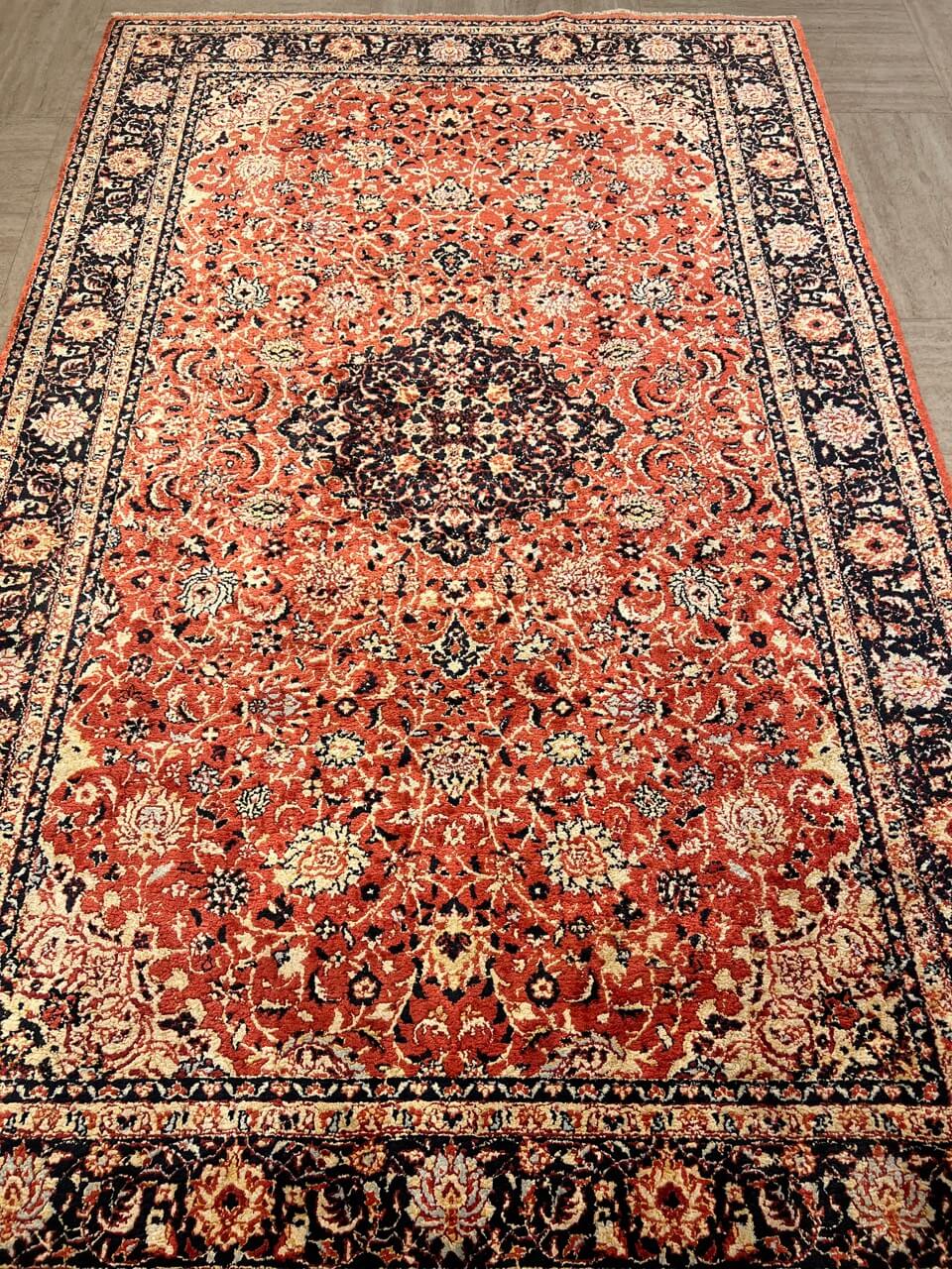 Traditional Medallion Kashmir Silk Rug Semi-Antique Carpet
