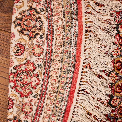 China Traditional Pure Silk Round Rug
