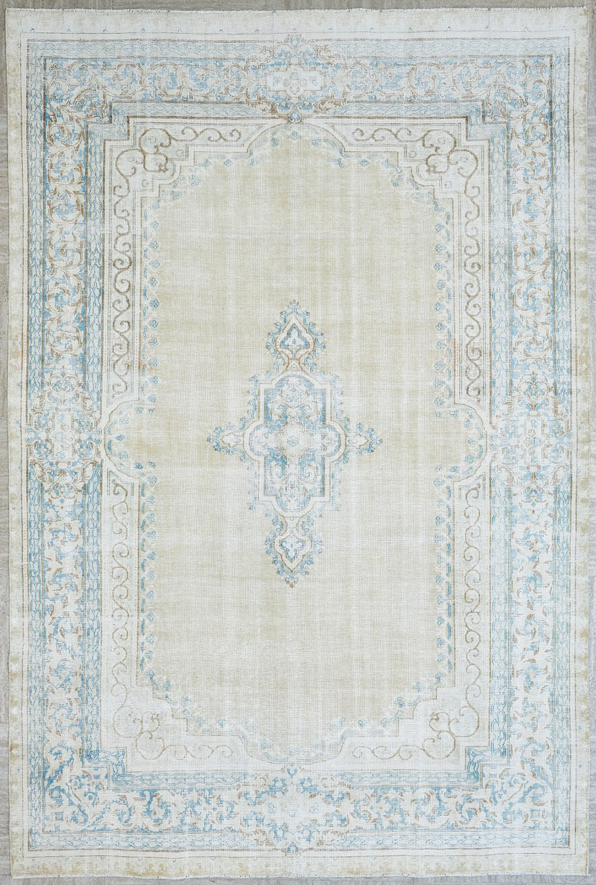 Persian Kerman Medallion Wool Handmade Area Rug With A Vintage Design