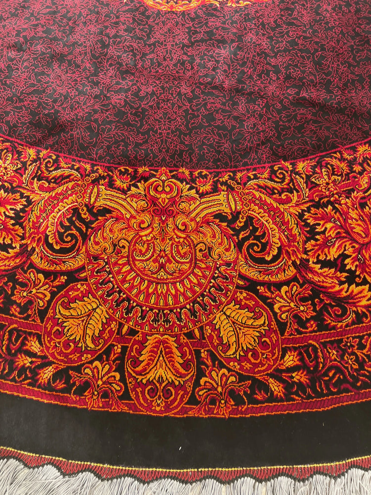 Round rug border