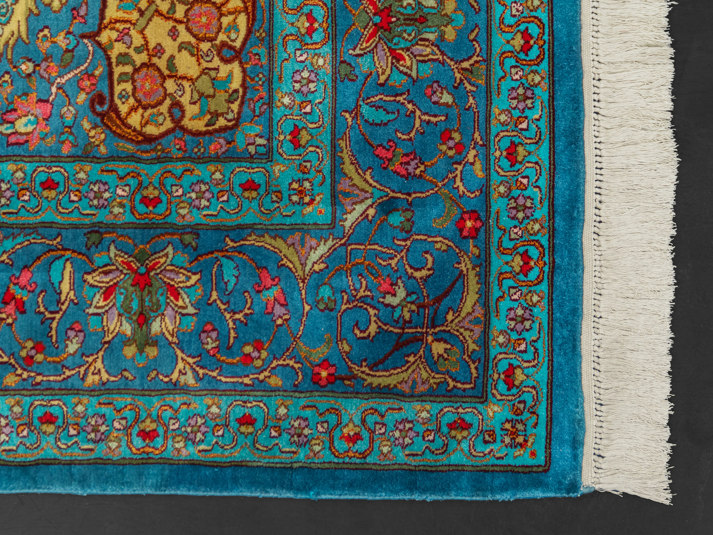 Kashmir Silk Handmade Rug  Persian Medallion Design