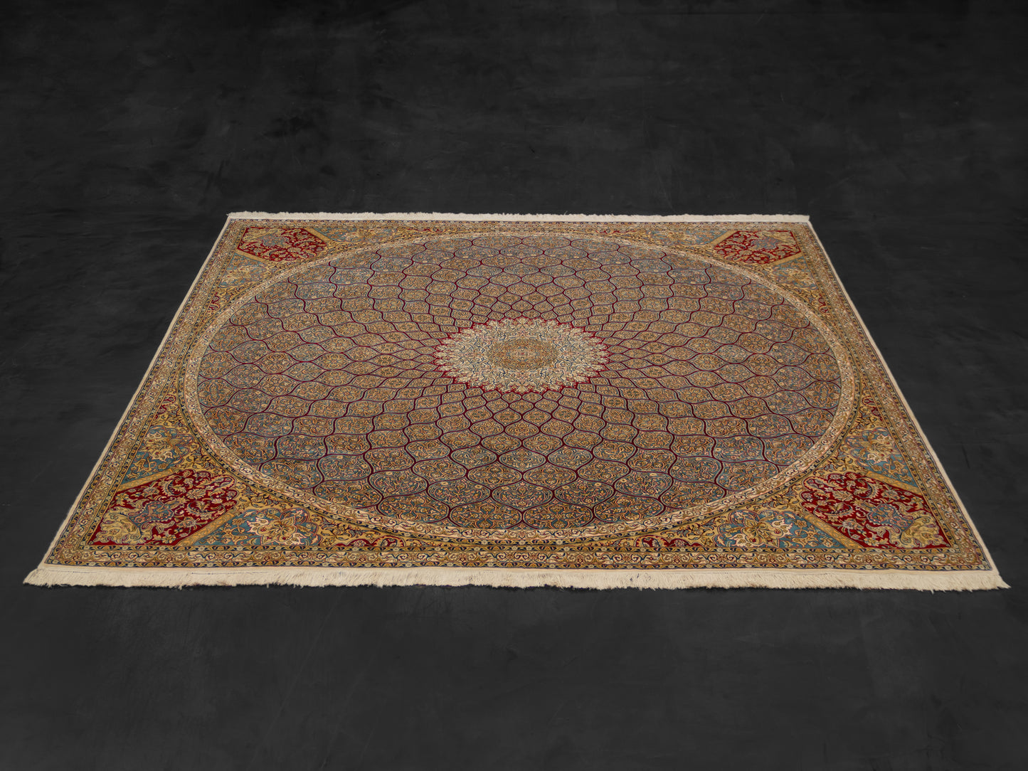 Handmade Kashmir Rug With A Gonbad Design