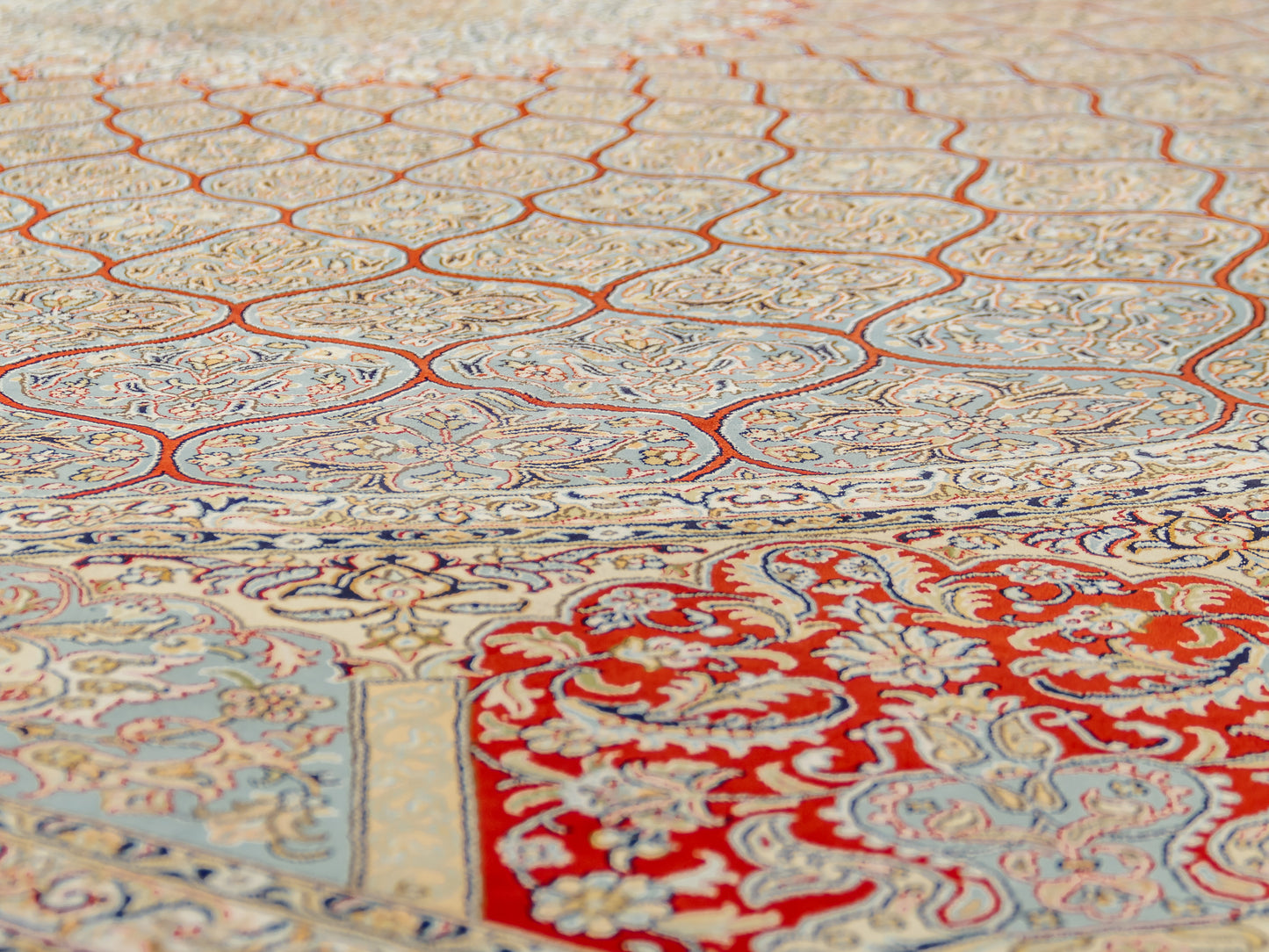 Handmade Kashmir Rug With A Gonbad Design