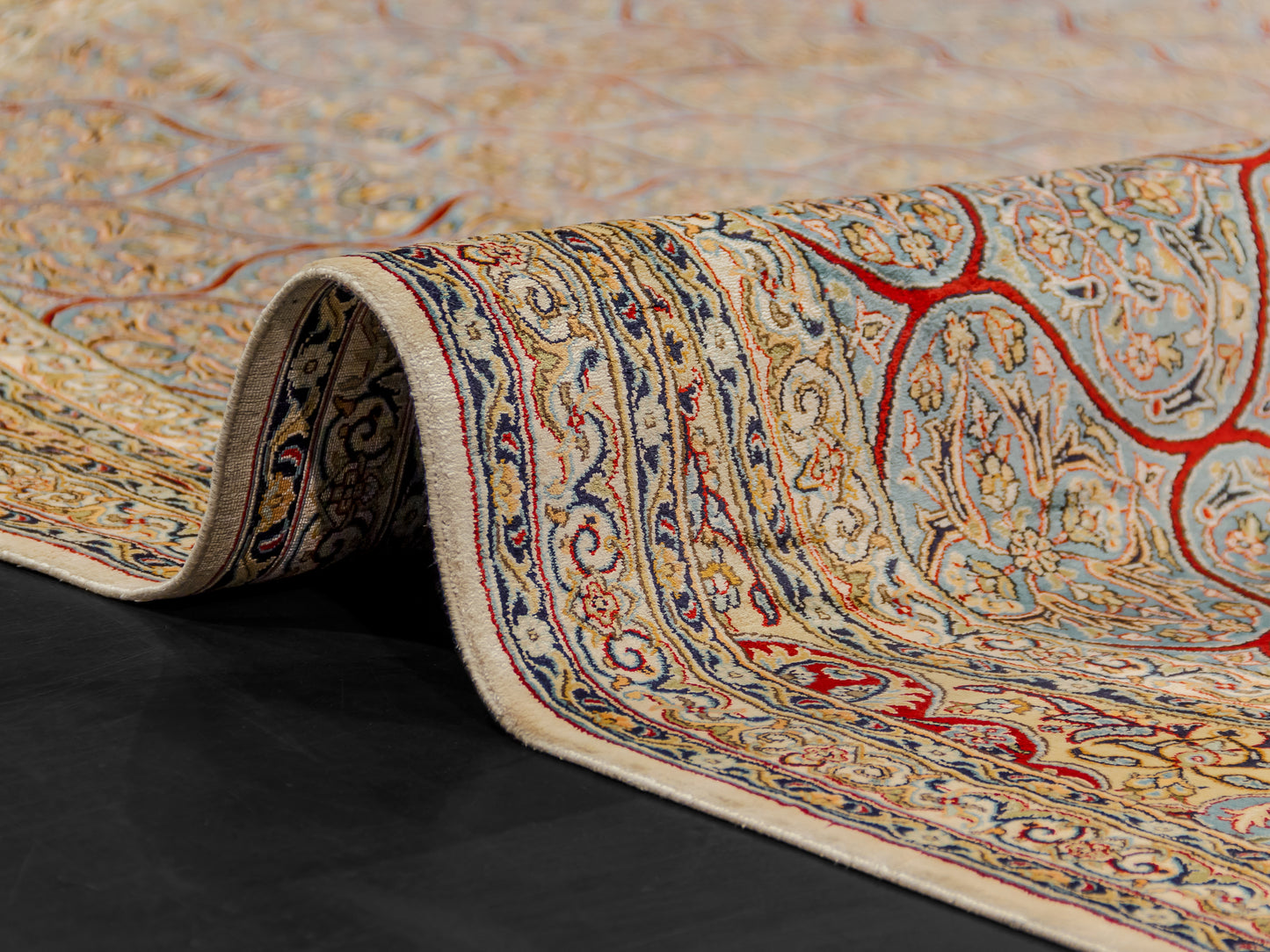 Handmade Kashmir Rug With A Gonbad Design