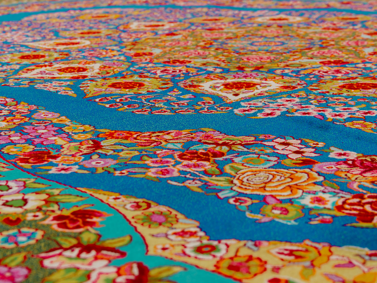 Kashmir Handmade Silk Rug Floral Rose Medallion Design