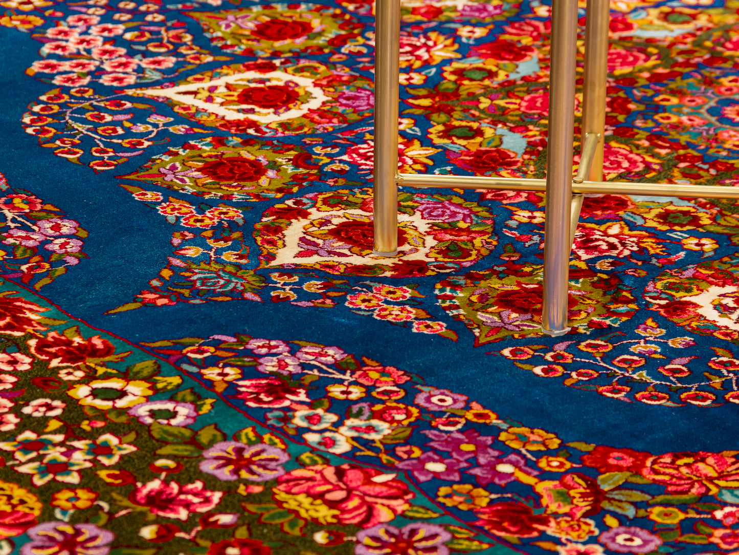 Kashmir Handmade Silk Rug Floral Rose Medallion Design