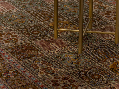 Handmade Persian Bakhtiari Four Season Pure Silk Carpet-id8
