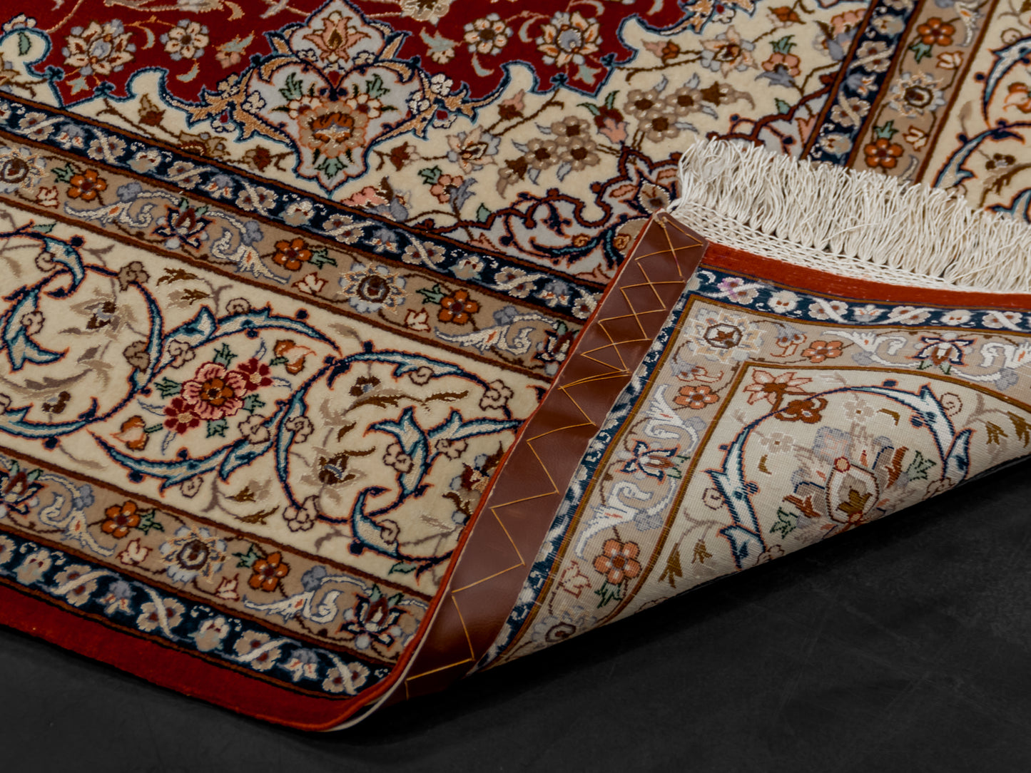 Handmade Authentic Persian Isfahan Wool And Silk Medallion Rug