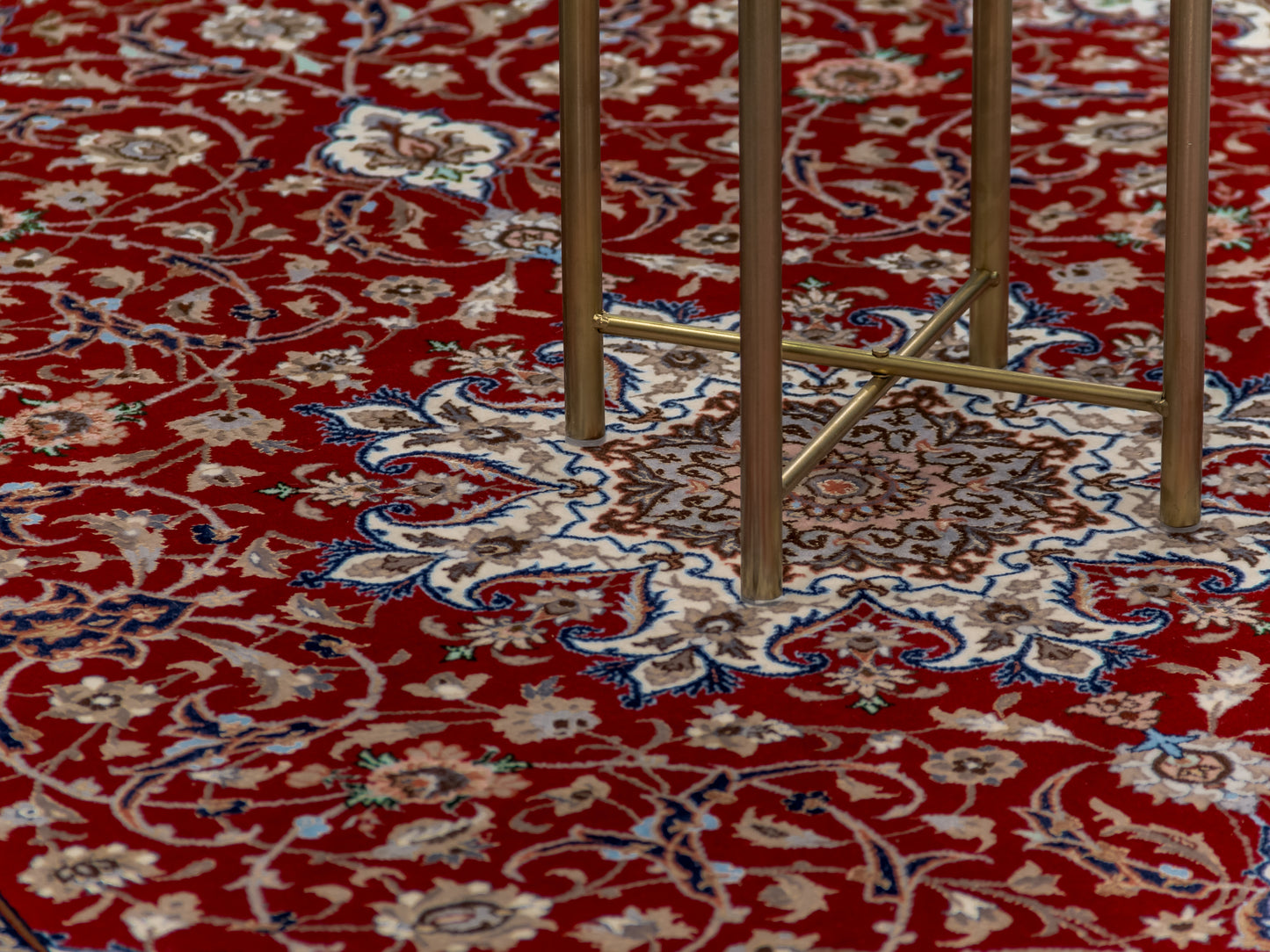 Handmade Authentic Persian Isfahan Wool And Silk Medallion Rug