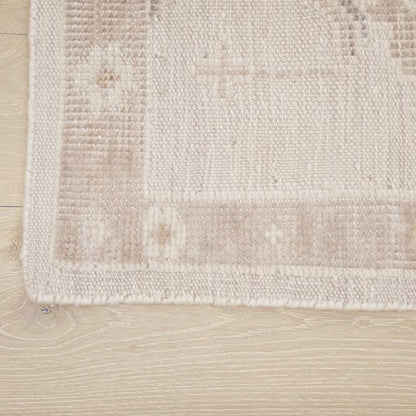 Indian  Handmade Rug With a Oushak Design