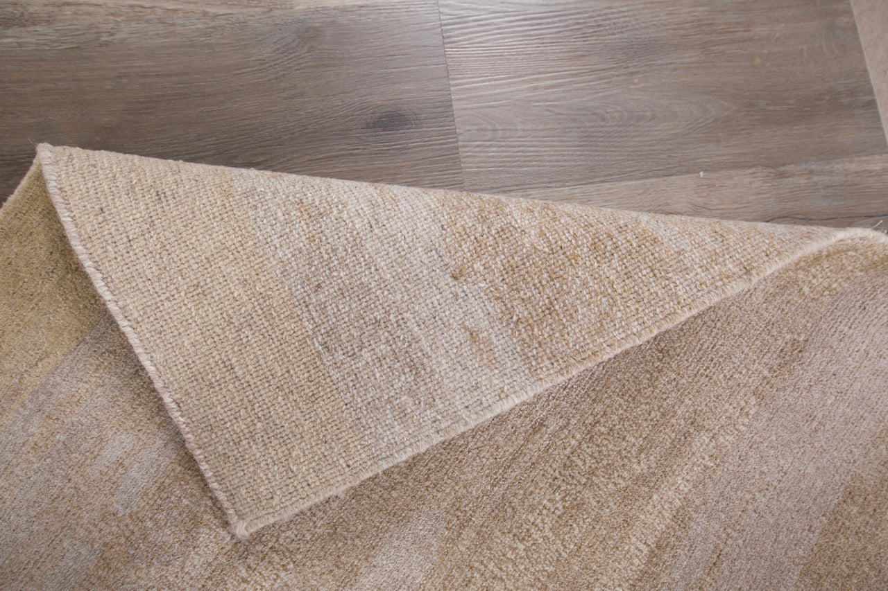 Handmade Modern Wool And Silk Area Rug Ivory Green