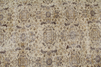 Vintage Wool Rug With a Traditional Floral Design