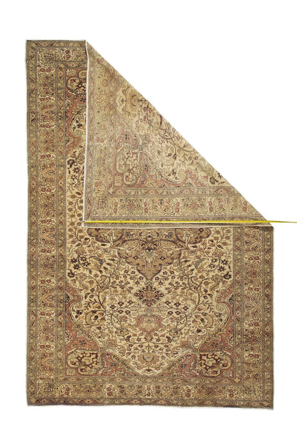 Vintage Turkish Rug With a Traditional Antique Design