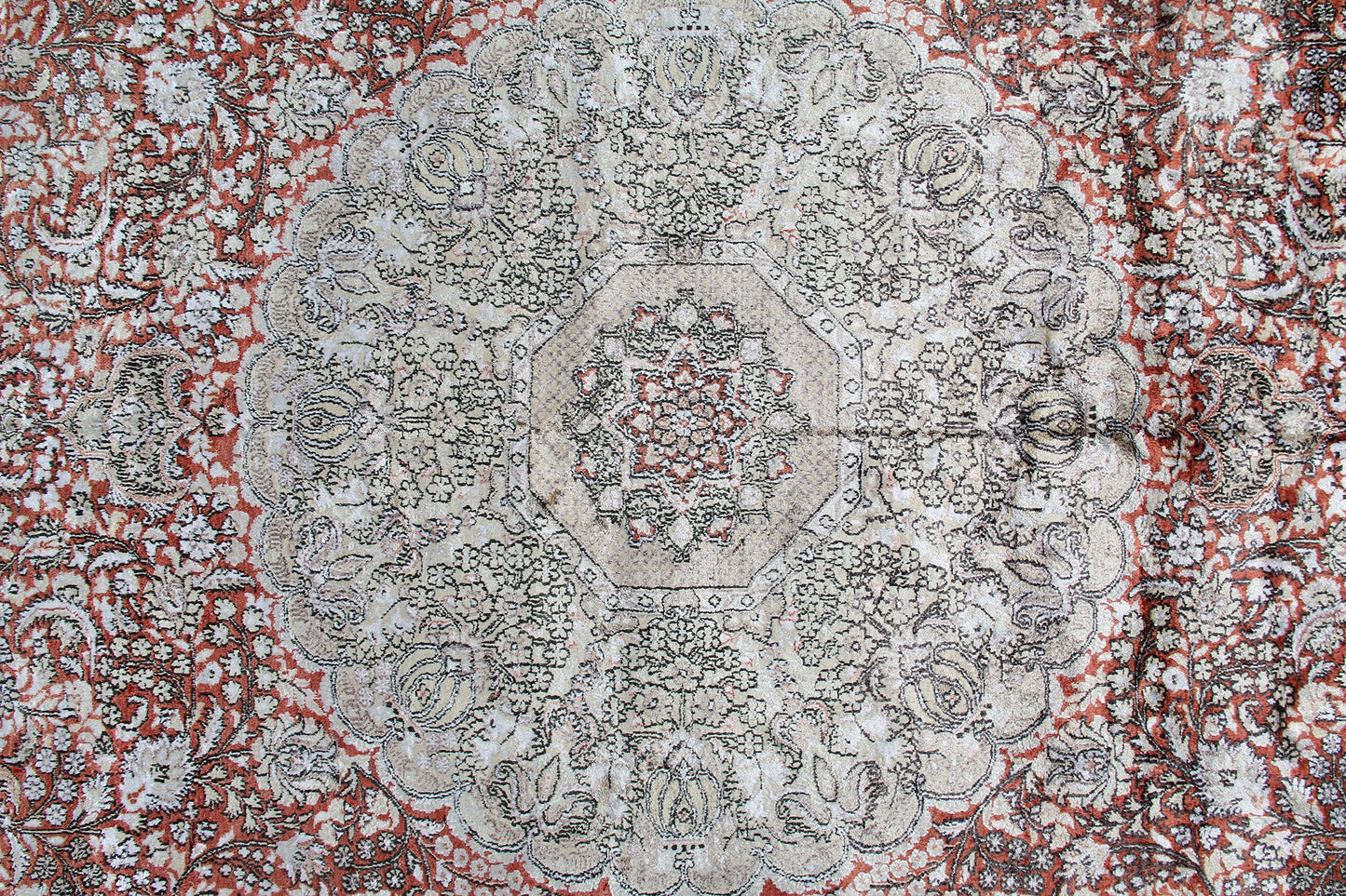 China Traditional Handmade Medallion Semi Antique Rug