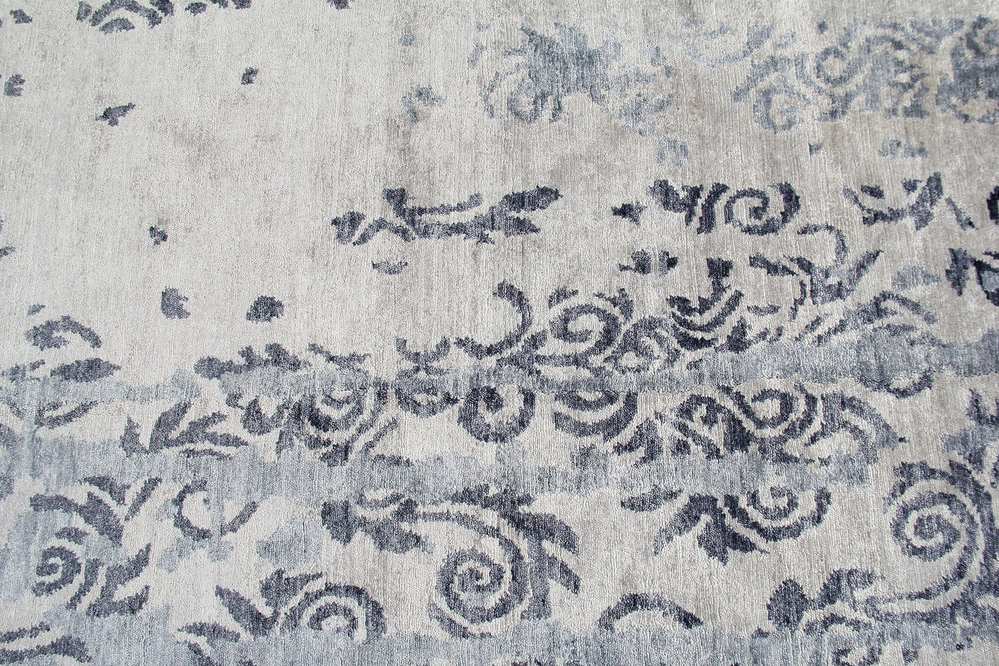 Contemporary  Nepal Handmade Bamboo Silk Oversized Area Rug