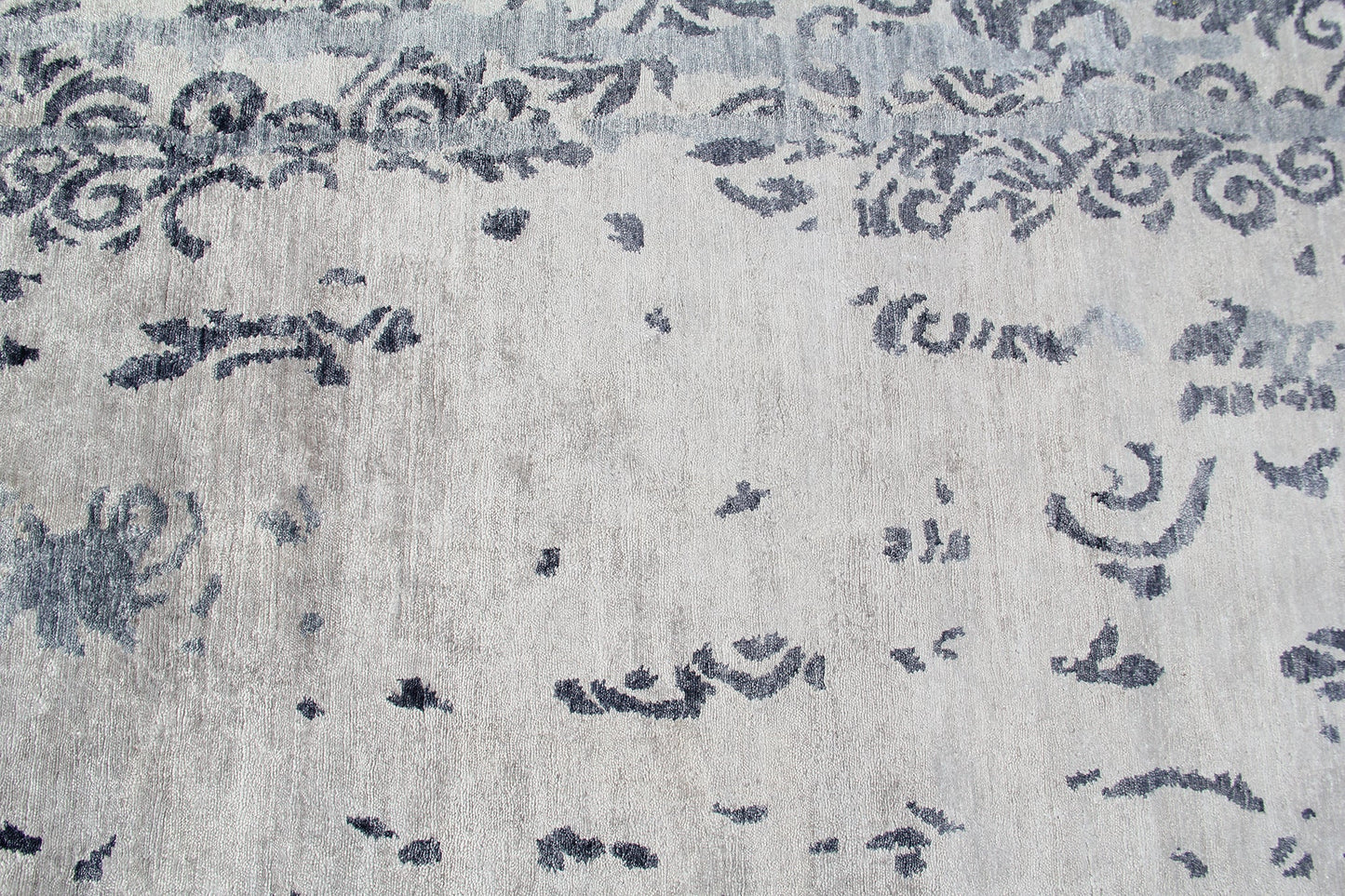 Contemporary  Nepal Handmade Bamboo Silk Oversized Area Rug