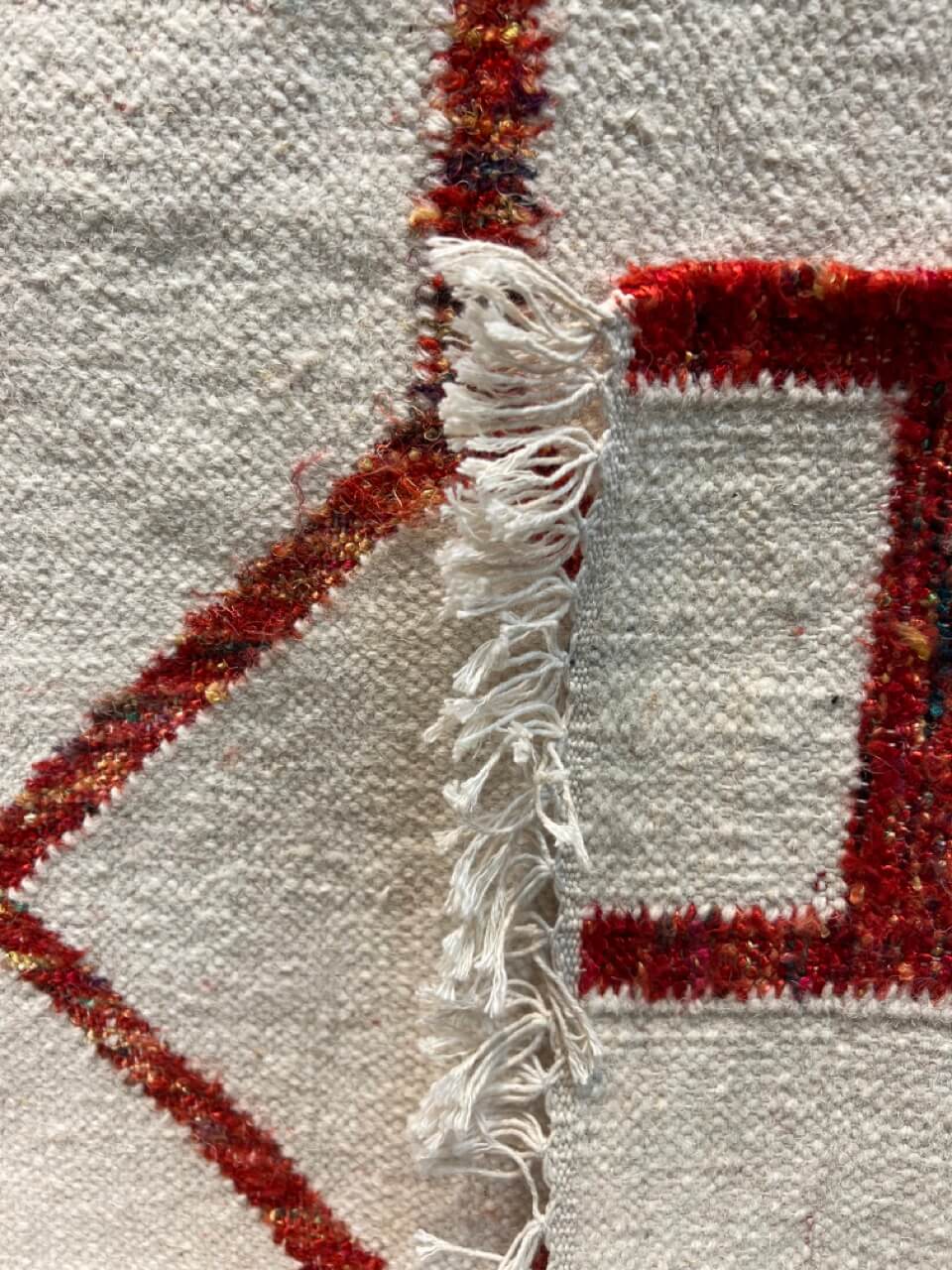 Killim Fine Modern Indian Wool Ivory Red Carpet