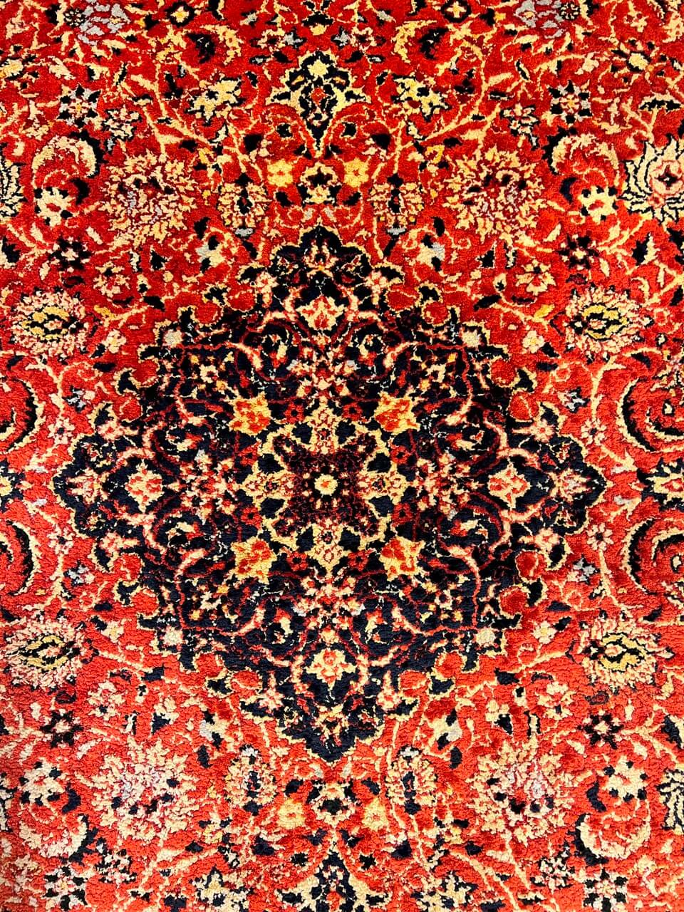 Traditional Medallion Kashmir Silk Rug Semi-Antique Carpet