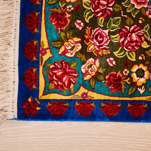 Kashmir Handmade Silk Rug Floral Rose Medallion Design