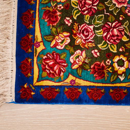 Kashmir Handmade Silk Rug Floral Rose Medallion Design